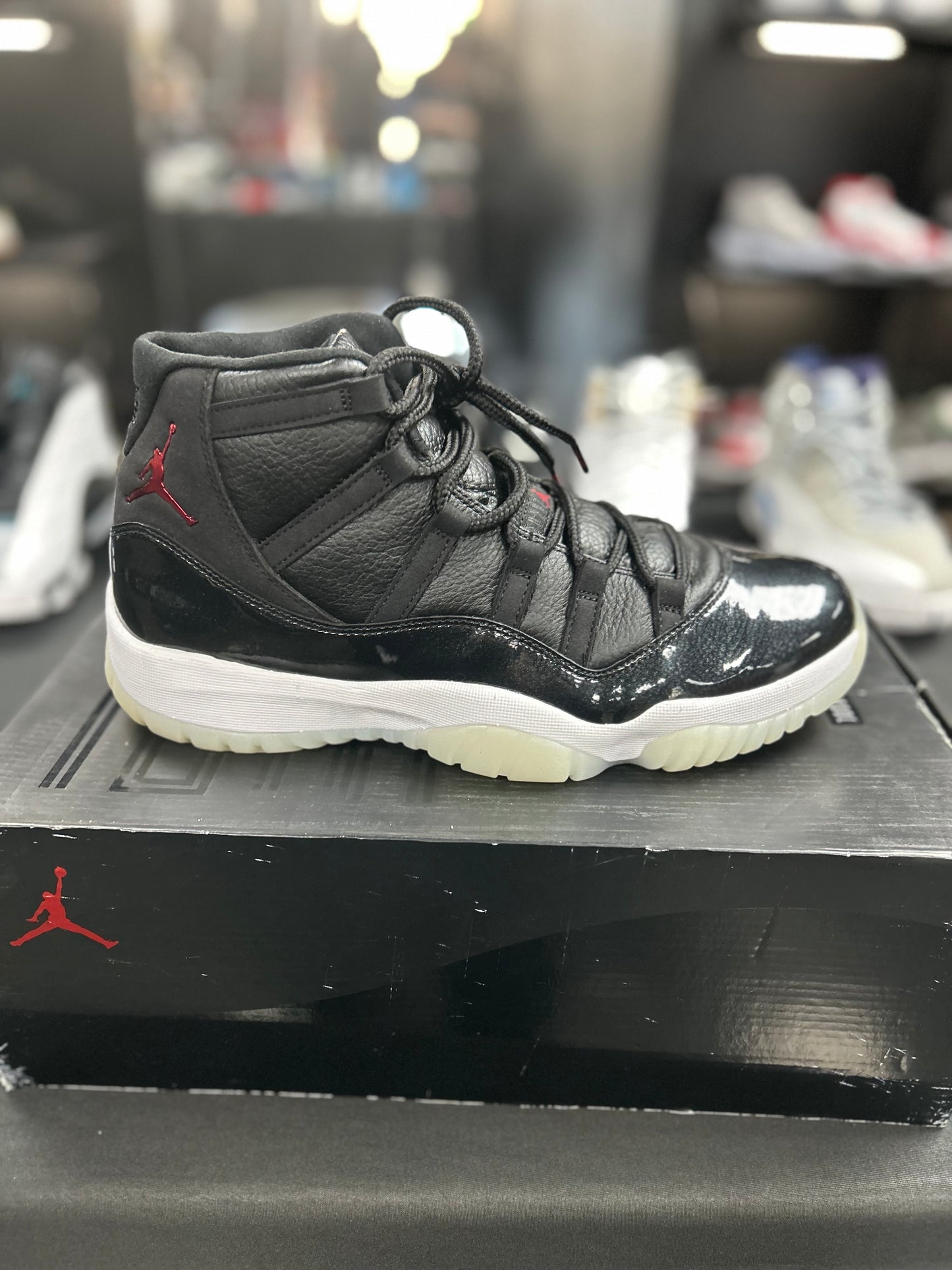 Jordan 11 Retro 72-10 (USED)