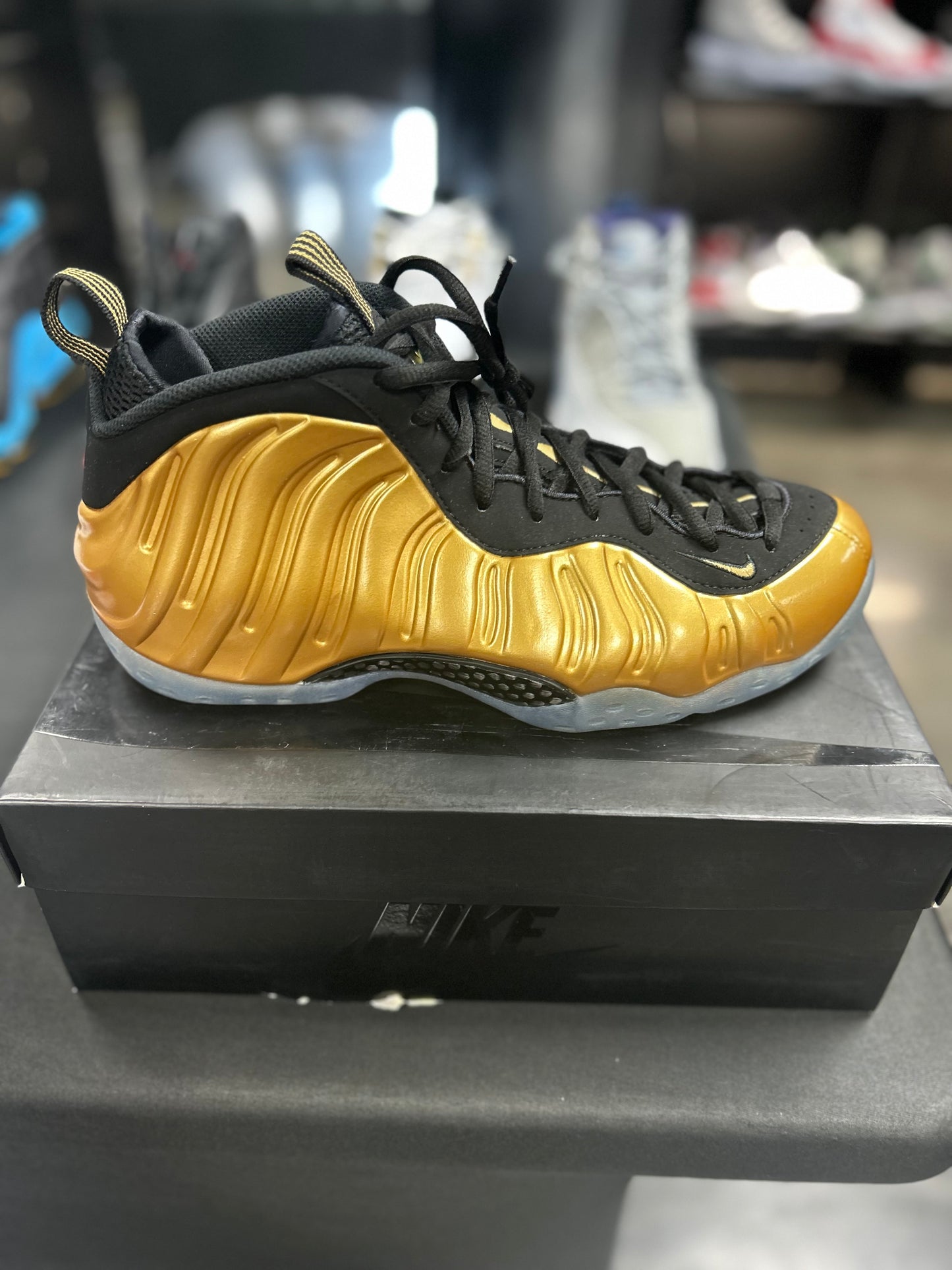 Nike Air Foamposite One Metallic Gold (USED)